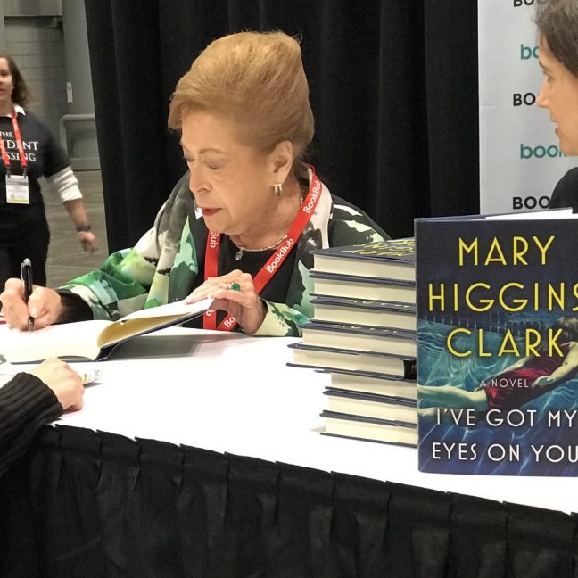 Mary Higgins Clark signing I've Got My Eyes on You